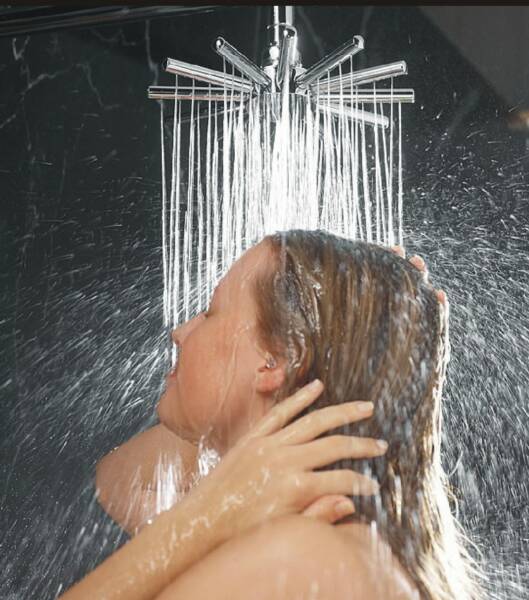 Gratis Agua caliente para duchas y lavabos